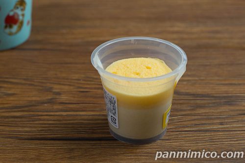 東京ばな奈プリン【ファミリーマート】斜めから撮った写真