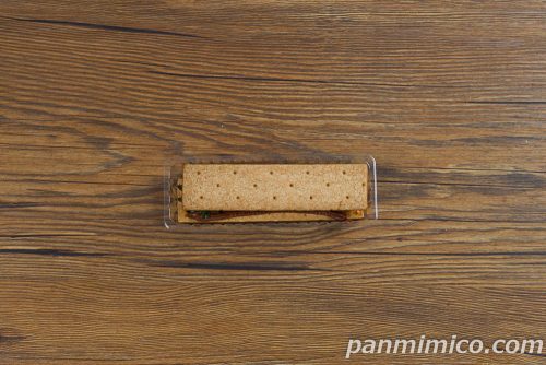 濃い宇治抹茶＆キャラメルバターサンド【ローソン】上から撮った写真