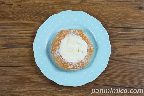 チーズクリーム＆ホイップデニッシュ【セブンイレブン】上から撮った写真