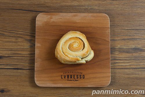 オニクロワッサン タルタルポテト【フジパン】上から撮った写真