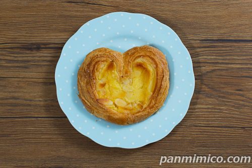 北欧風クリームデニッシュ【タカキベーカリー】上から撮った写真