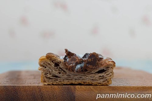 ガトーショコラデニッシュ【ファミリーマート】断面の写真