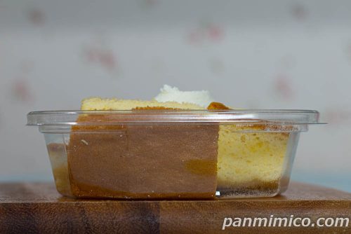 ふわふわシフォンケーキ【ファミリーマート】断面の写真