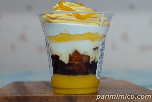 台湾蜜いものモンブランパフェ【ファミリーマート】断面の写真