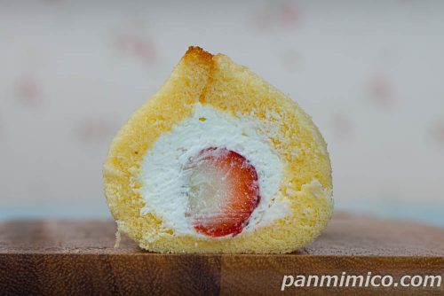 まるごと苺【ヤマザキ】断面の写真