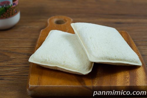 ランチパックとろリッチ生（生クリーム入りチョコホイップ）【ヤマザキ】斜めから撮った写真