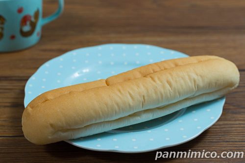 さつまいも＆マーガリンフランス（大阪産シルクスイート）【ローソン】斜めから撮った写真