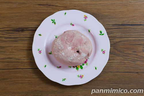 苺ホイップ＆チョコクリームブール【ヤマザキ】上から撮った写真