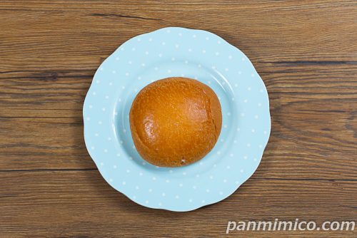 こだわりカスタードのダブルクリームパン【ファミリーマート】上から撮った写真