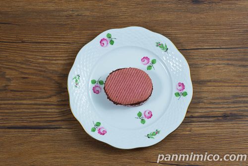 生チョコサンドいちご【ファミリーマート】上から撮った写真