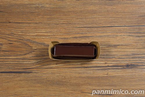 6層の濃厚オペラケーキ【ファミリーマート】上から撮った写真