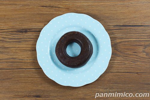 お店で揚げたドーナツ（チョコ）【セブンイレブン】上から撮った写真