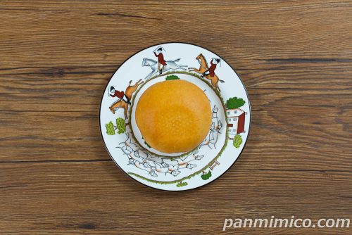 お店で揚げたドーナツ（カスタード）【セブンイレブン】上から撮った写真