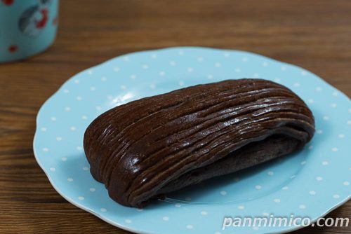 GODIVA　パンスイス　ショコラ【ローソン】斜めから撮った写真