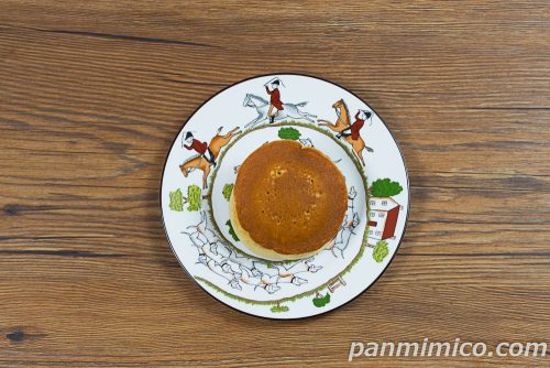 クリームたっぷり生どら焼（チョコソース＆チョコホイップ）【ヤマザキ】上から撮った写真