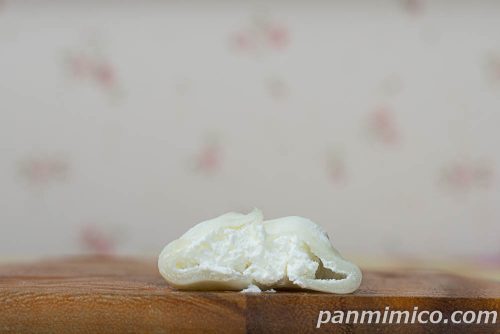 生雪見だいふく（ふわふわクリームin）【ロッテ】断面の写真