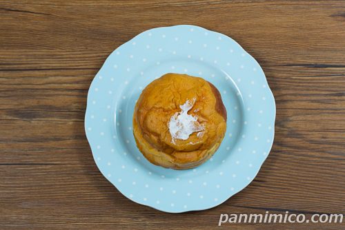 生シュークリームパン（カスタード＆ホイップクリーム）【ヤマザキ】上から撮った写真