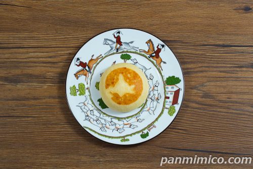 北海道産チーズのチーズまんじゅう【ヤマザキ】上から撮った写真