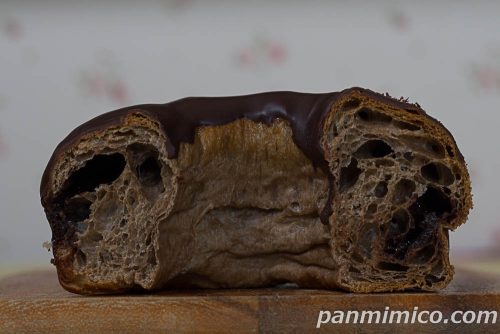 チョコリングデニッシュ【ヤマザキ】断面の写真