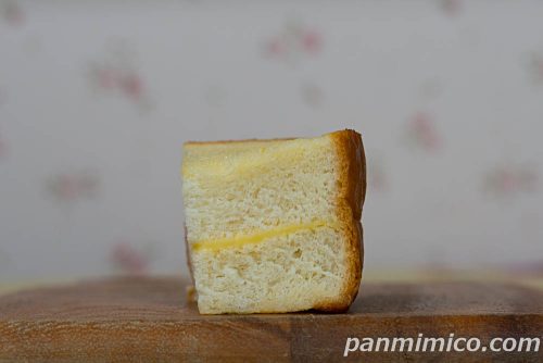 フレンチサンド　カスタード【フジパン】断面の写真