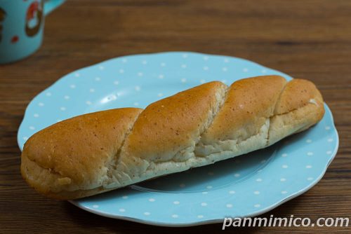 国産小麦 ずっしりあんバターフランス【Pasco】斜めから撮った写真