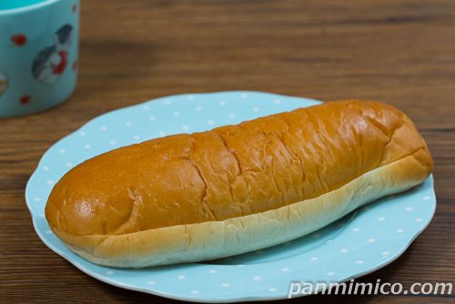 りんごバターコッペ【フジパン】斜めから撮った写真