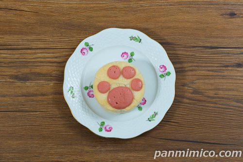 肉球みたいなミルククリームパン【セブンイレブン】上から撮った写真