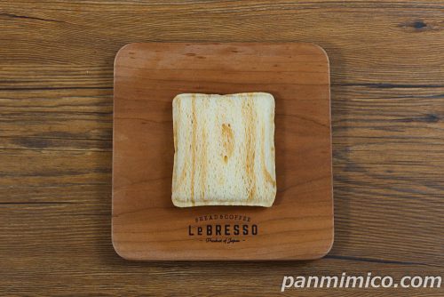 にゃんチパック(生キャラメルクリーム&ホイップ)【ファミリーマート】上から撮った写真