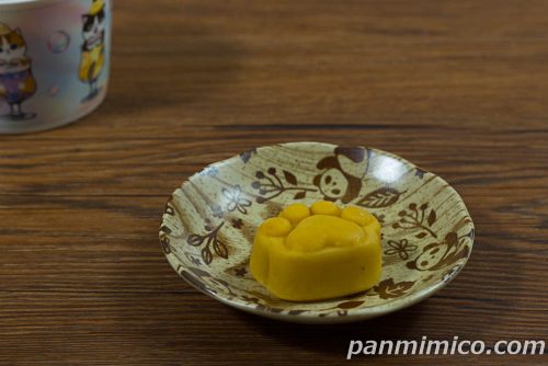 肉球すいーとぽてと【ファミリーマート】斜めから撮った写真