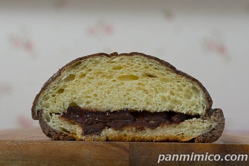 ショコラメロンパン【Pasco】断面の写真