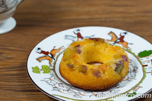 おいものベイクドリング【セブンイレブン】斜めから撮った写真