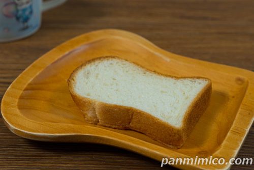 もちっと もち米粉入りぶれっど【Pasco】斜めから撮った写真