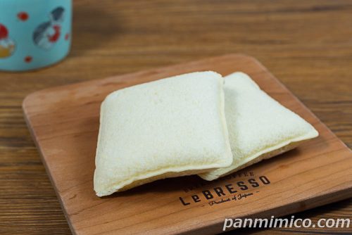 ランチパックとろリッチ生（生クリーム入りきなこホイップ）【ヤマザキ】斜めから撮った写真