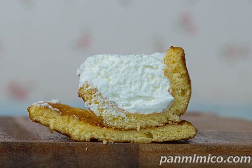 クリームほおばるワッフル【ヤマザキ】断面の写真