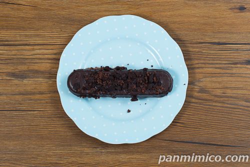 ブラックサンダー　ザクザクチョコクッキーサンド【ファミリーマート】上から撮った写真