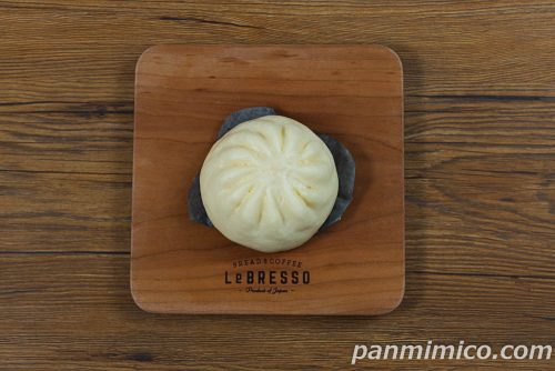 ぶっ濃い濃厚ソース焼そばまん（日清焼そばU.F.O.監修）【ヤマザキ】上から撮った写真