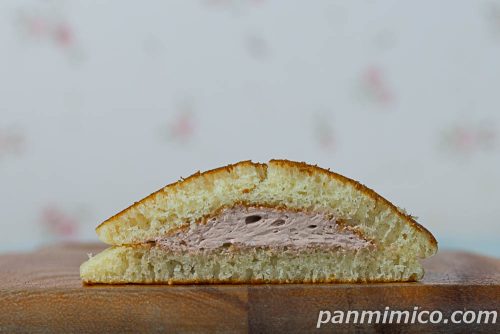 もったいないバナナのパンケーキ チョコ【Pasco】断面の写真