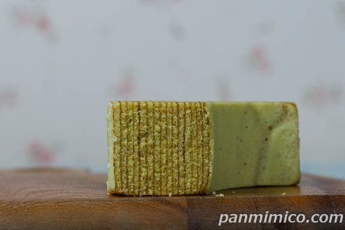 厚ぎりバウム クラウンメロン【Pasco】断面の写真