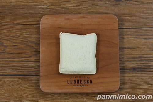 ランチパックとろリッチ生（生クリーム入り粒あんホイップ）【ヤマザキ】上から撮った写真