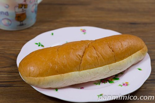 温州みかんコッペ【フジパン】斜めから撮った写真