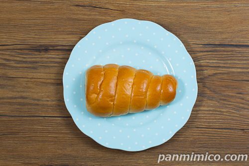 プリンコロネ【YKベーキングカンパニー】上から撮った写真