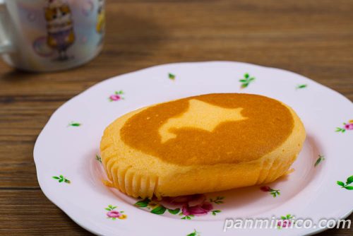 北海道チーズ蒸しケーキ（みかん）【ヤマザキ】斜めから撮った写真