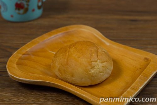 国産小麦 もちっとチーズロール【Pasco】斜めから撮った写真