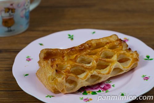 ごろっとりんごのアップルパイ【Pasco】斜めから撮った写真