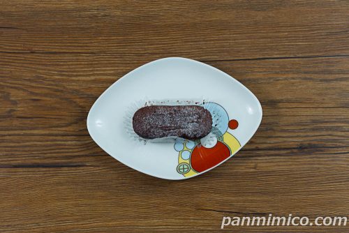 フルタ製菓監修　チョコケーキ　アーモンド入りチョコクリーム【ローソン】上から撮った写真
