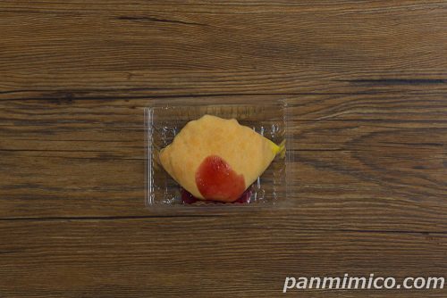 オムライスみたいなクレープ【セブンイレブン】上から撮った写真