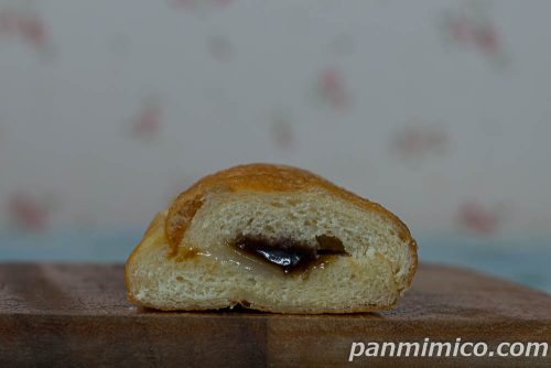 桔梗屋　桔梗信玄餅揚げパン【ローソン】断面の写真