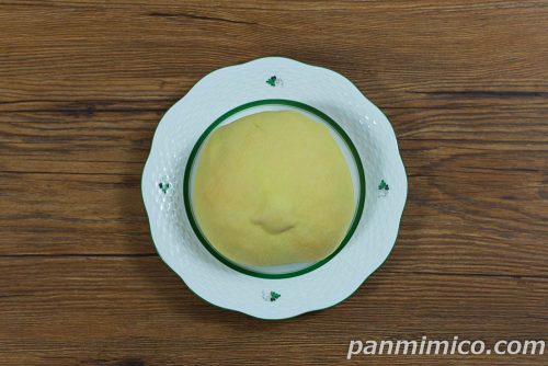 肥後グリーンメロンパン【第一パン】上から撮った写真