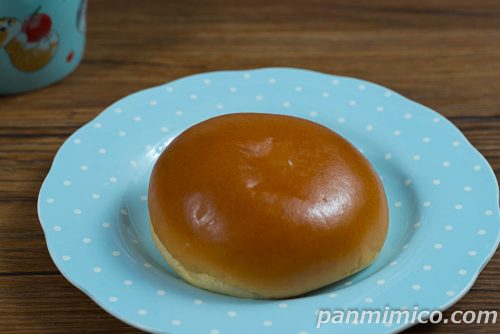 ジャージーミルクパン　ダブルクリーム【第一パン】斜めから撮った写真