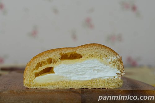 ジャージーミルクパン　ダブルクリーム【第一パン】断面の写真